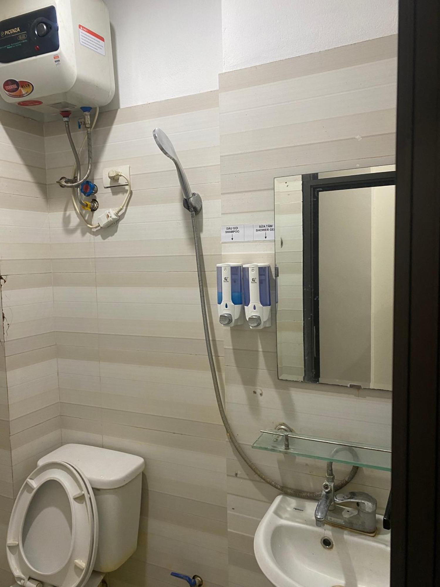 Nam Cuong Motel - Phong Don Co Cua So Thoang Mat Khep Kin - Thang May Hanoi Eksteriør bilde